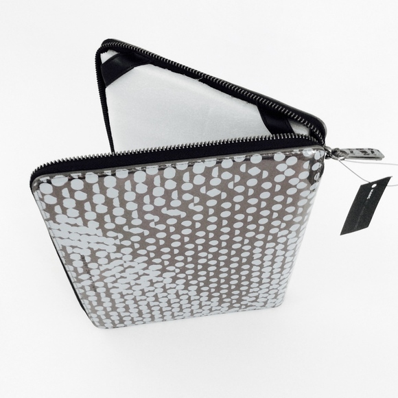 Marc Jacobs Tech Ipad Case.Gunmetal.NWT - Picture 1 of 7